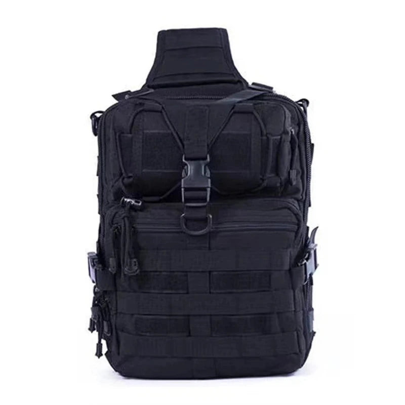 Détail poche latérale sac à dos de pêche pour accessoires et boîtes de leurres